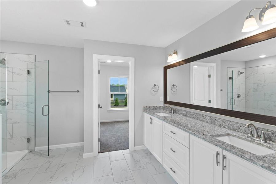 Primary Bathroom | 5511 Sweetwater Drive, Ensuite Bath Primary Bathroom | 5511 Sweetwater Drive, Ensuite Bath