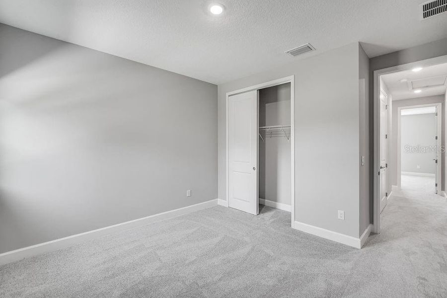 Spacious, unfurnished interior of a new home in Hammock at Two Rivers, Zephyrhills (Image 22).