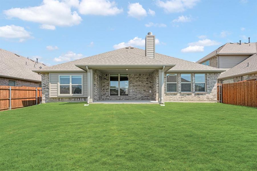 Exterior details and patio area of a home in Eagle Glen 50, Alvarado (Image 4). Exterior details and patio area of a home in Eagle Glen 50, Alvarado (Image 4).