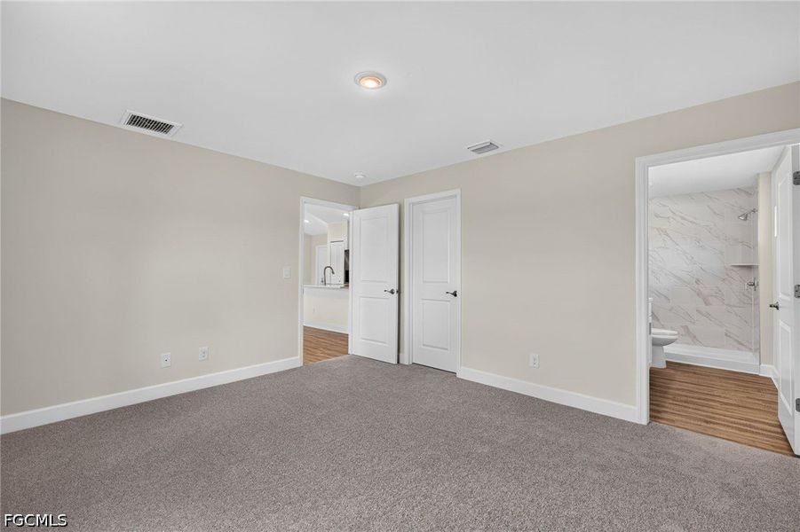 Spacious, unfurnished interior of a new home in Cape Coral, Cape Coral (Image 16).