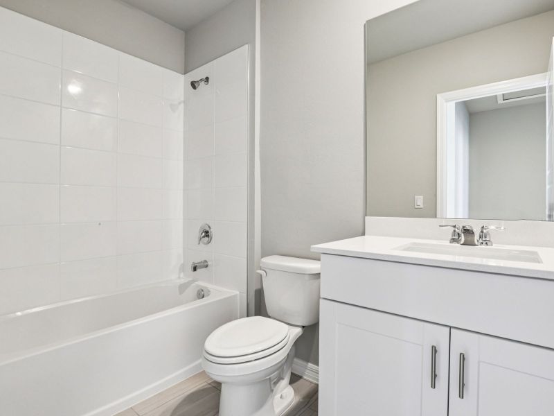 Furnished interior view inside a new home in Crescent Lakes - Premier Series, Punta Gorda (Image 7). Furnished interior view inside a new home in Crescent Lakes - Premier Series, Punta Gorda (Image 7).