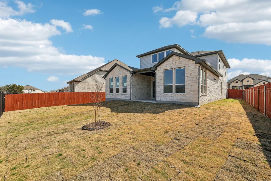 45 web or mls Robin Trail S1302 045