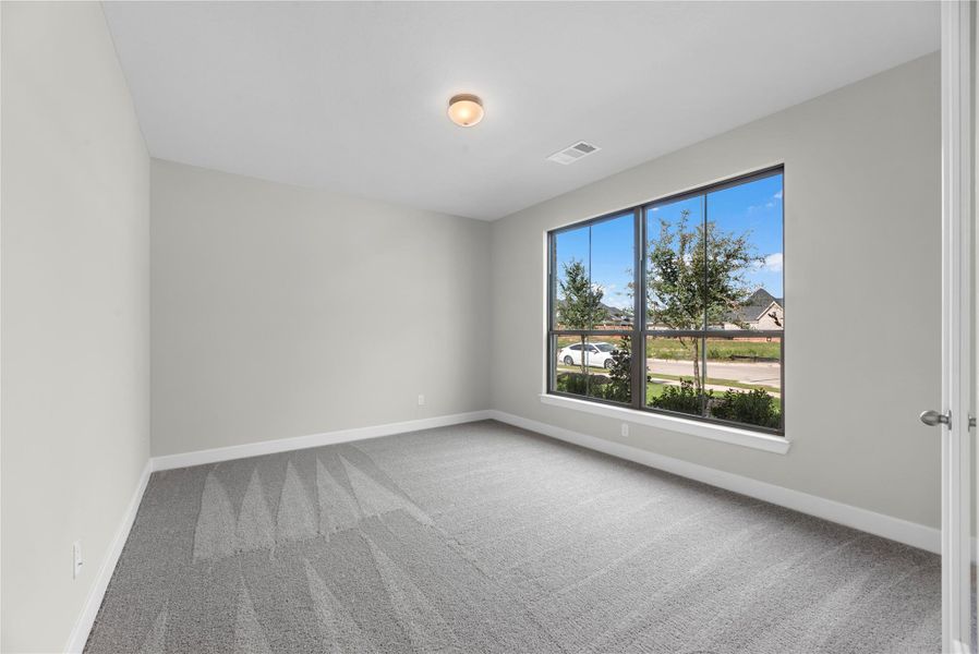 Spacious, unfurnished interior of a new home in Cross Creek West, Fulshear (Image 21).