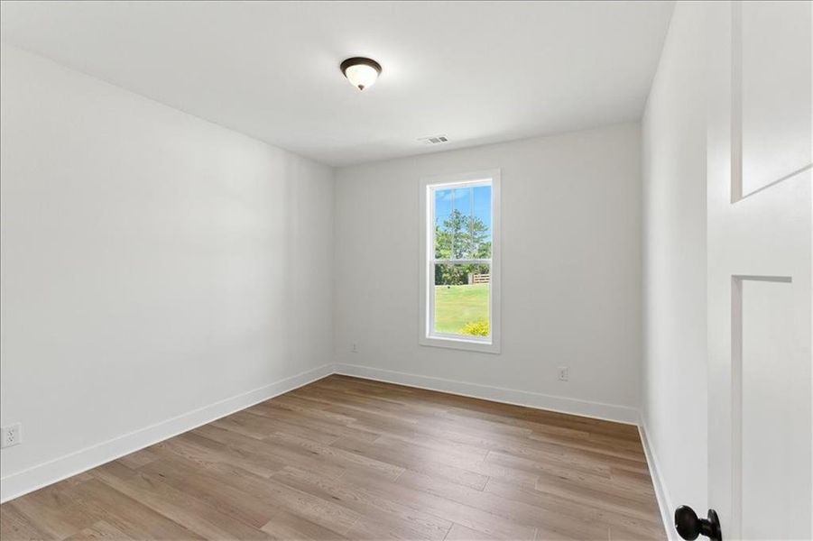 Spacious, unfurnished interior of a new home in , Waleska (Image 27).