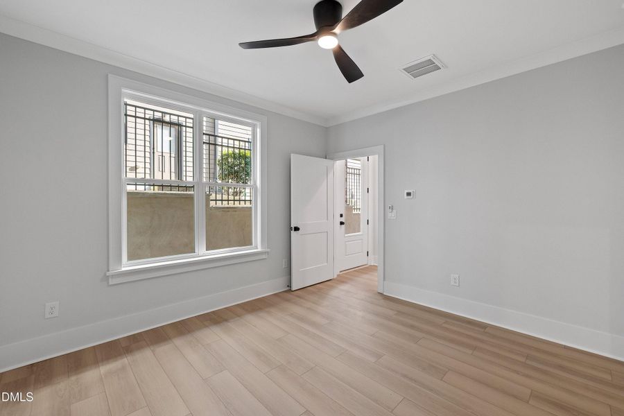 11-219 S West St_2147