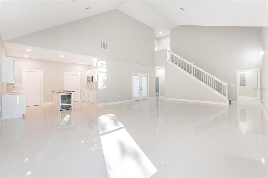 Spacious, unfurnished interior of a new home in , Palm Bay (Image 27).