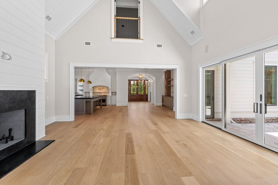 Spacious, unfurnished interior of a new home in , Charleston (Image 25).