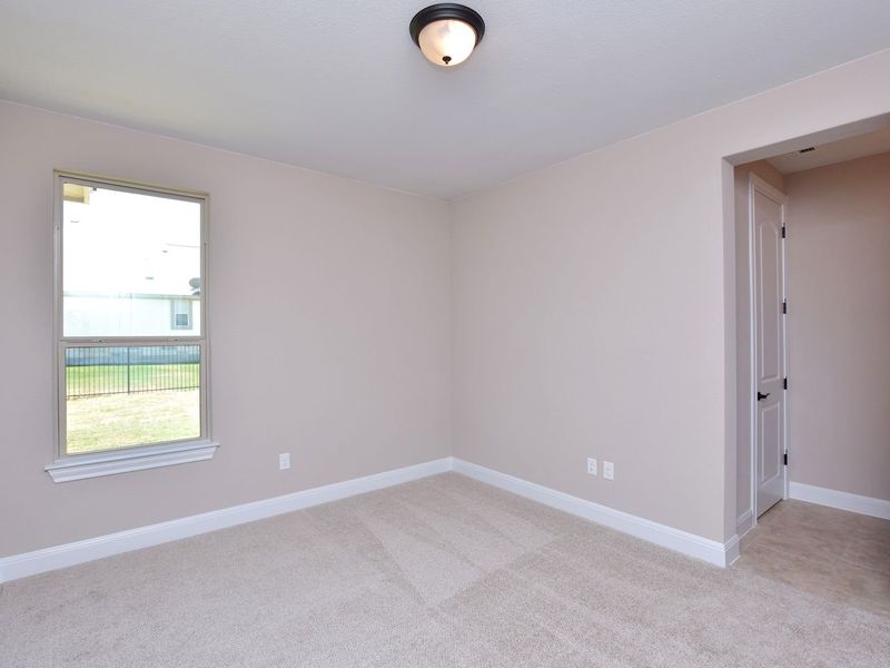 Representative unfurnished interior of a home built from the San Simeon I by Giddens Homes in Clearwater Ranch, Liberty Hill (Image 400).