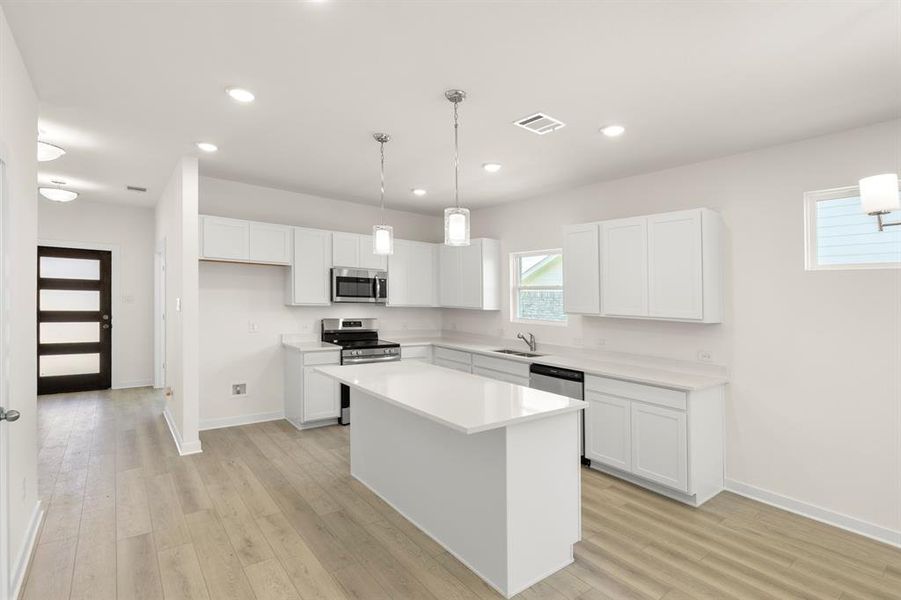 06. 402 Heritage Grove - Kitchen (2) 06. 402 Heritage Grove - Kitchen (2)