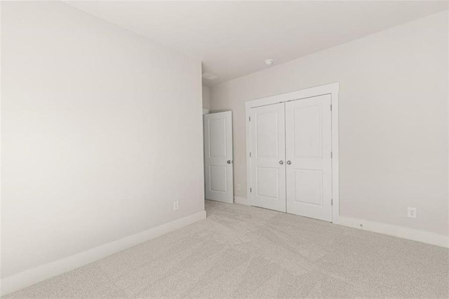 Spacious, unfurnished interior of a new home in Traditions of Braselton, Jefferson (Image 15).