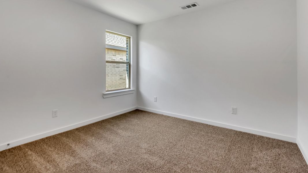 Spacious, unfurnished interior of a new home in Terra Vista, Lubbock (Image 8).