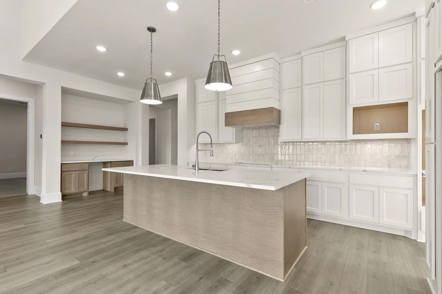 Brynlee II G Kitchen