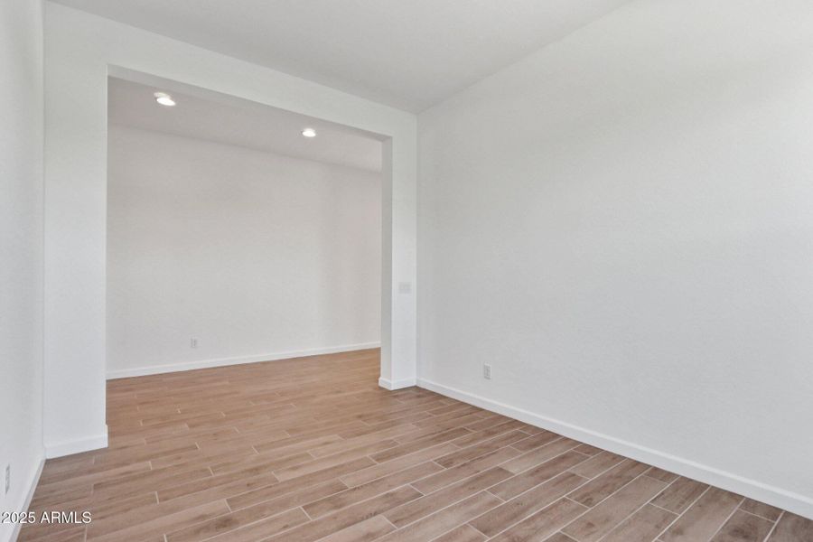 18-web-or-mls-E Utah Ave-S0909-018