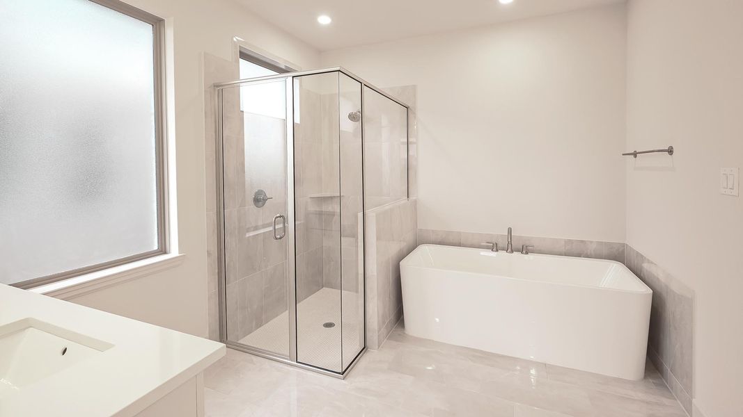 Furnished interior view inside a new home in 6 Creeks 50', Kyle (Image 4).