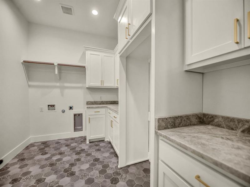 Furnished interior view inside a new home in , Weatherford (Image 14).