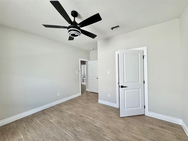 Spacious, unfurnished interior of a new home in , Cleveland (Image 14).