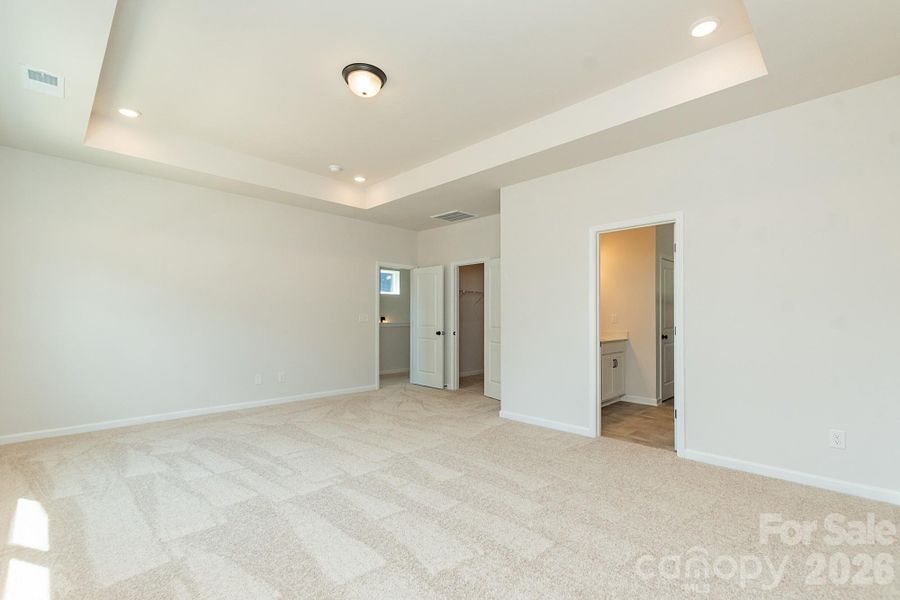 Spacious, unfurnished interior of a new home in Sunset Meadows, Charlotte (Image 24).