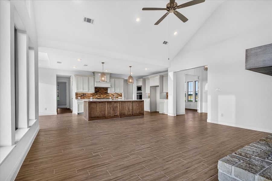 Doug Parr Homes | Open Kitchen and Family Room