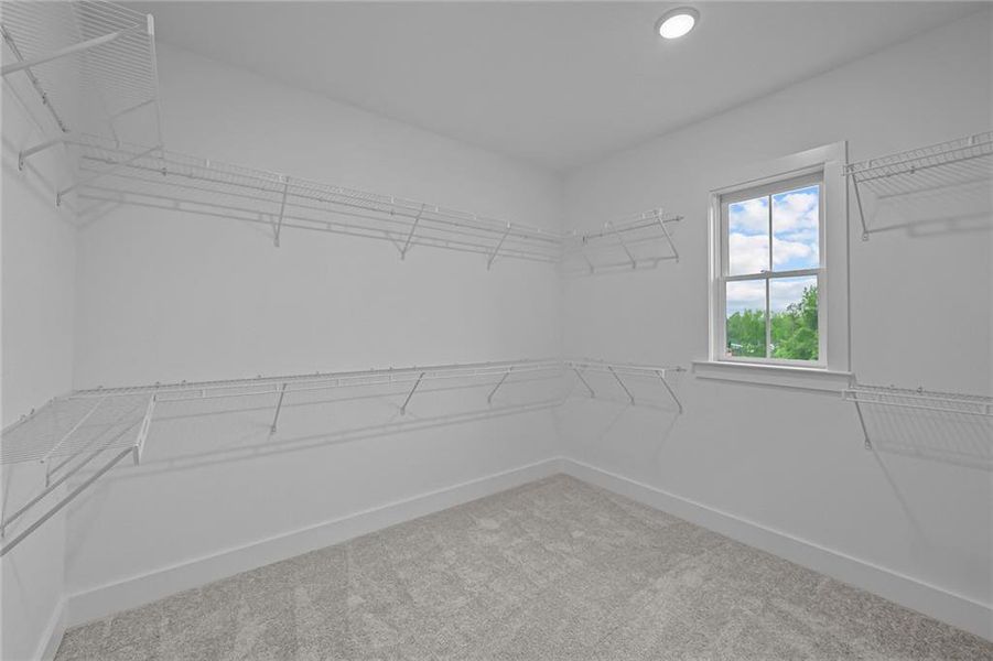 Spacious, unfurnished interior of a new home in Ellis, Marietta (Image 30).