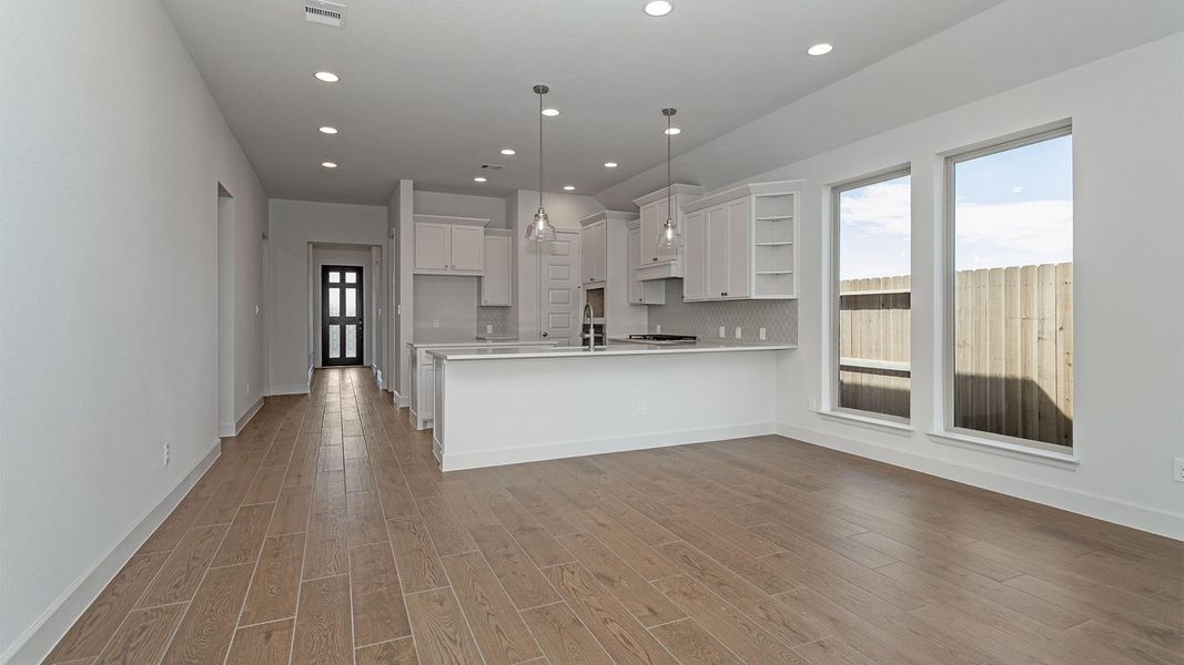 Spacious, unfurnished interior of a new home in Valencia, Manvel (Image 9).