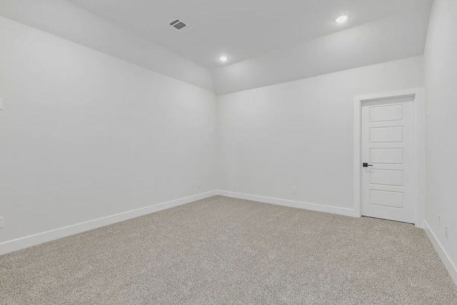 Spacious, unfurnished interior of a new home in The Grove Frisco, Frisco (Image 29). Spacious, unfurnished interior of a new home in The Grove Frisco, Frisco (Image 29).