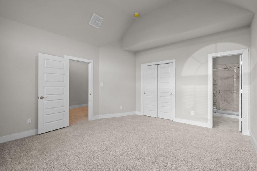 Spacious, unfurnished interior of a new home in Briarwood Crossing, Rosenberg (Image 31).