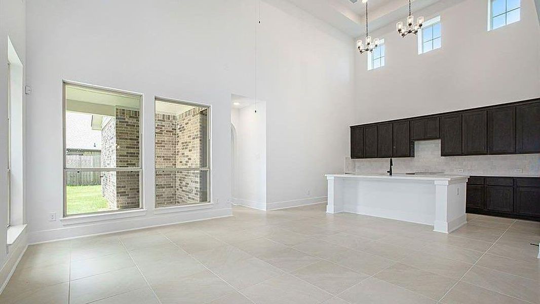 Spacious, unfurnished interior of a new home in Candela, Richmond (Image 21).