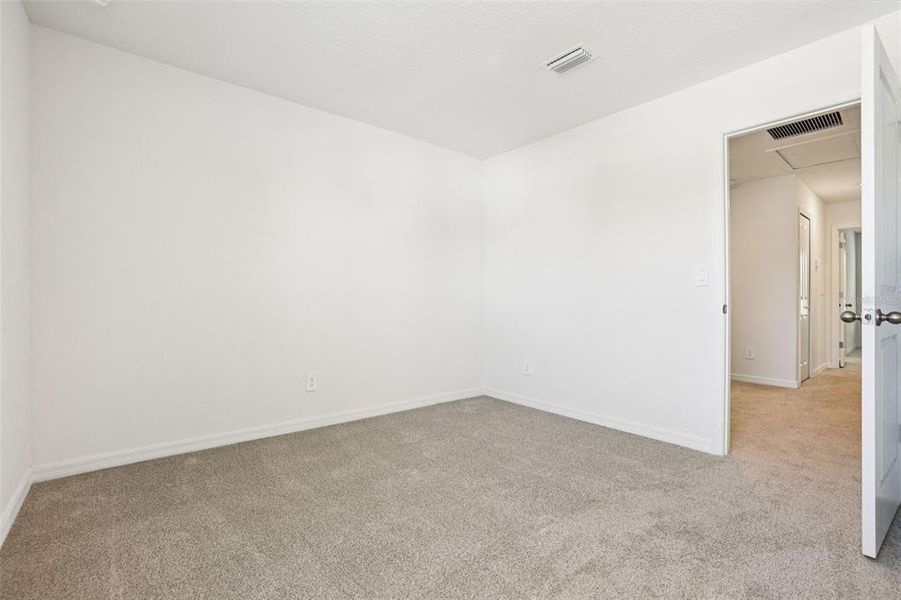 Spacious, unfurnished interior of a new home in Bradford Park, Ormond Beach (Image 22).