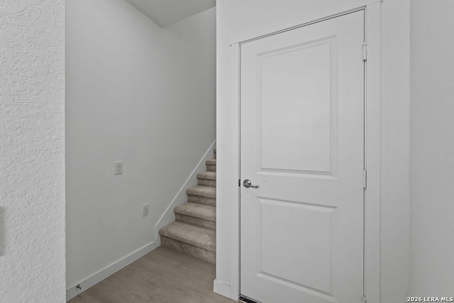 Spacious, unfurnished interior of a new home in Vida, San Antonio (Image 25).