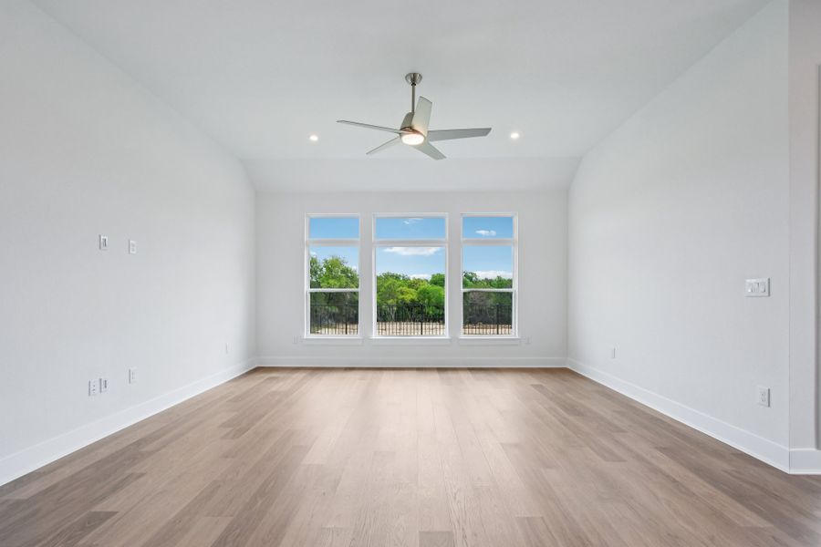 Spacious, unfurnished interior of a new home in Persimmon, Buda (Image 41). Spacious, unfurnished interior of a new home in Persimmon, Buda (Image 41).
