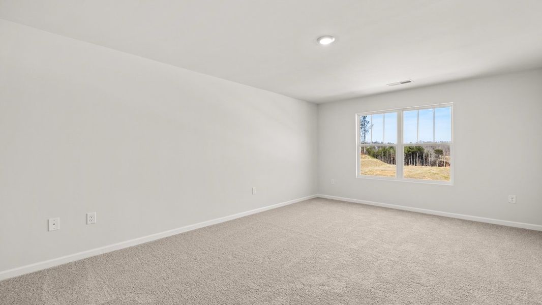 Spacious, unfurnished interior of a new home in Oconee Overlook, Gainesville (Image 24).