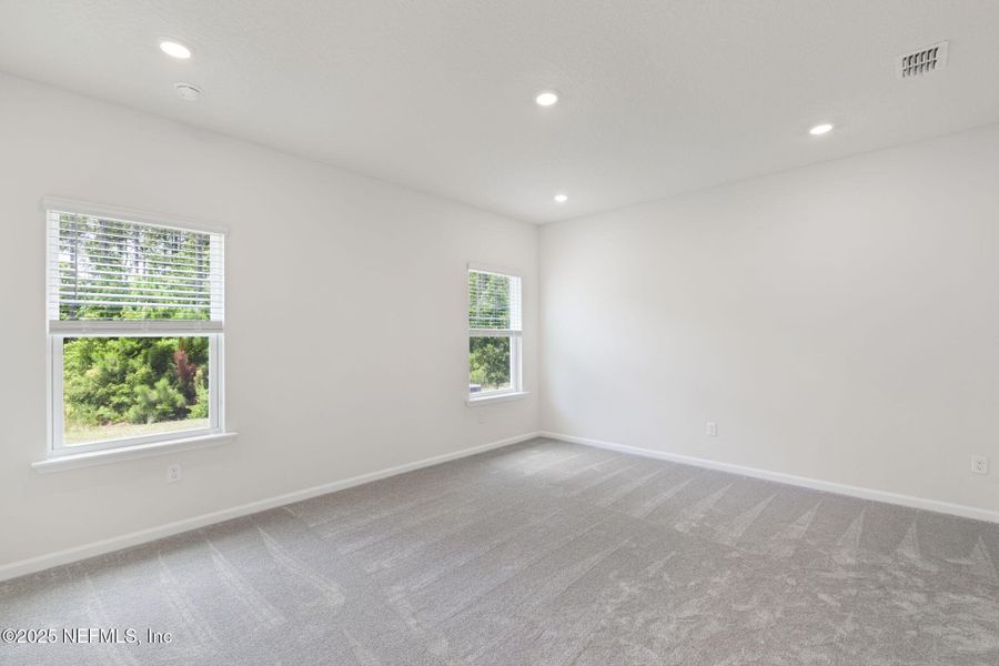 Spacious, unfurnished interior of a new home in Beacon Lake, St. Augustine (Image 21).