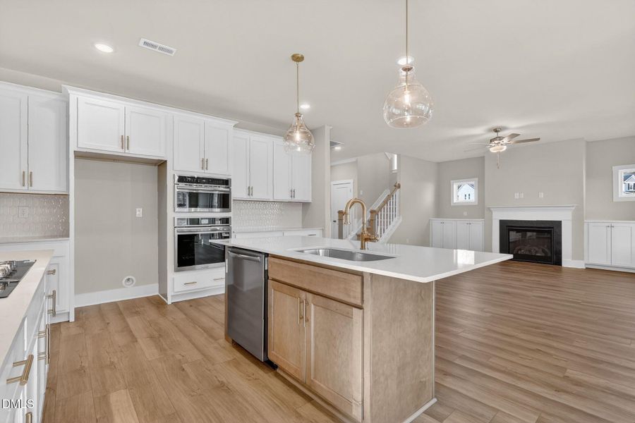 DC 125 Selma French Country-15