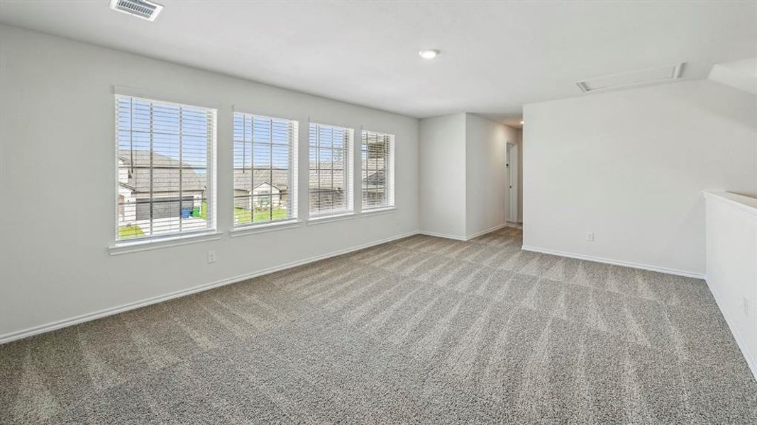 Spacious, unfurnished interior of a new home in Frontier Pointe, Princeton (Image 25).
