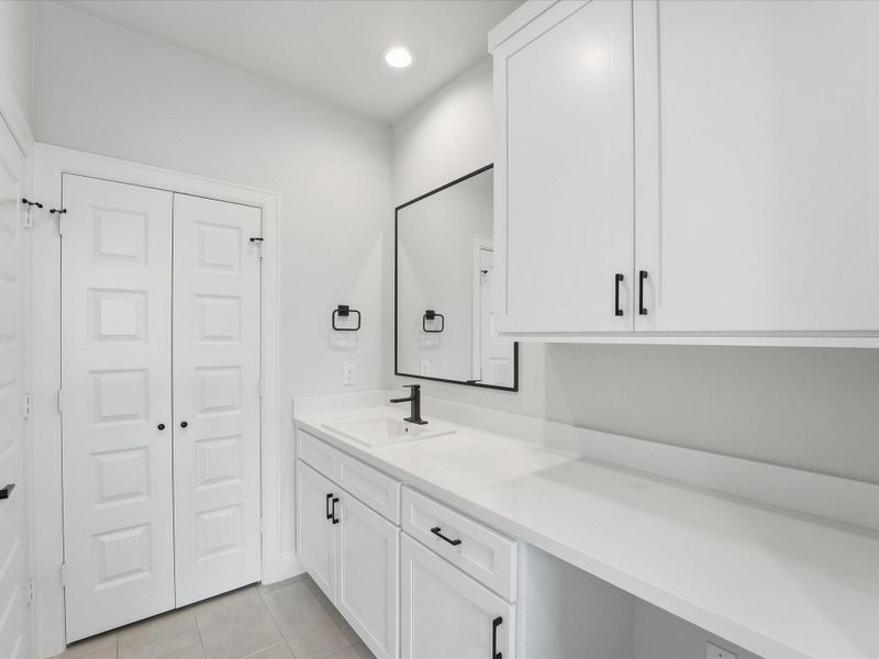 Furnished interior view inside a new home in Uptown District, Houston (Image 3).