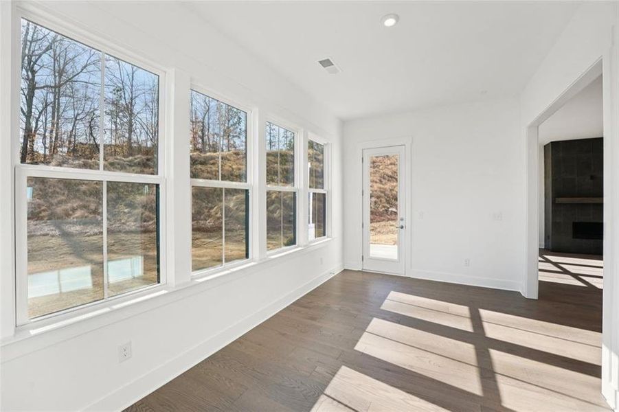 Spacious, unfurnished interior of a new home in Sterling Pointe, Cumming (Image 56).
