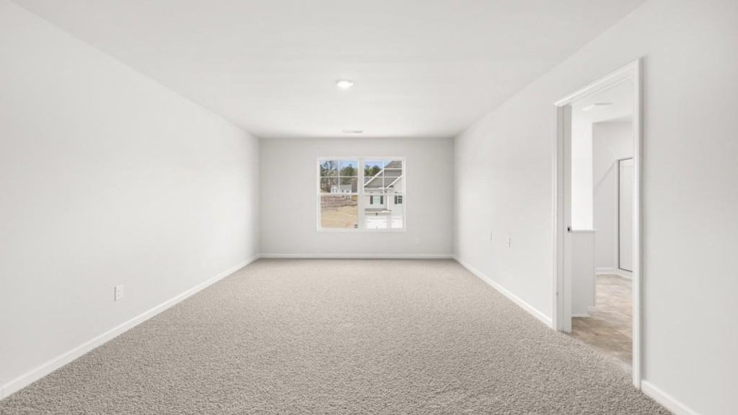 Spacious, unfurnished interior of a new home in Thompson Ridge, Dallas (Image 27).