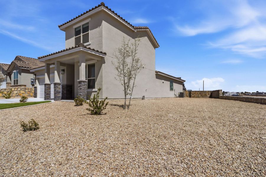 Exterior details and patio area of a home in Emerald Estates, Horizon City (Image 4).