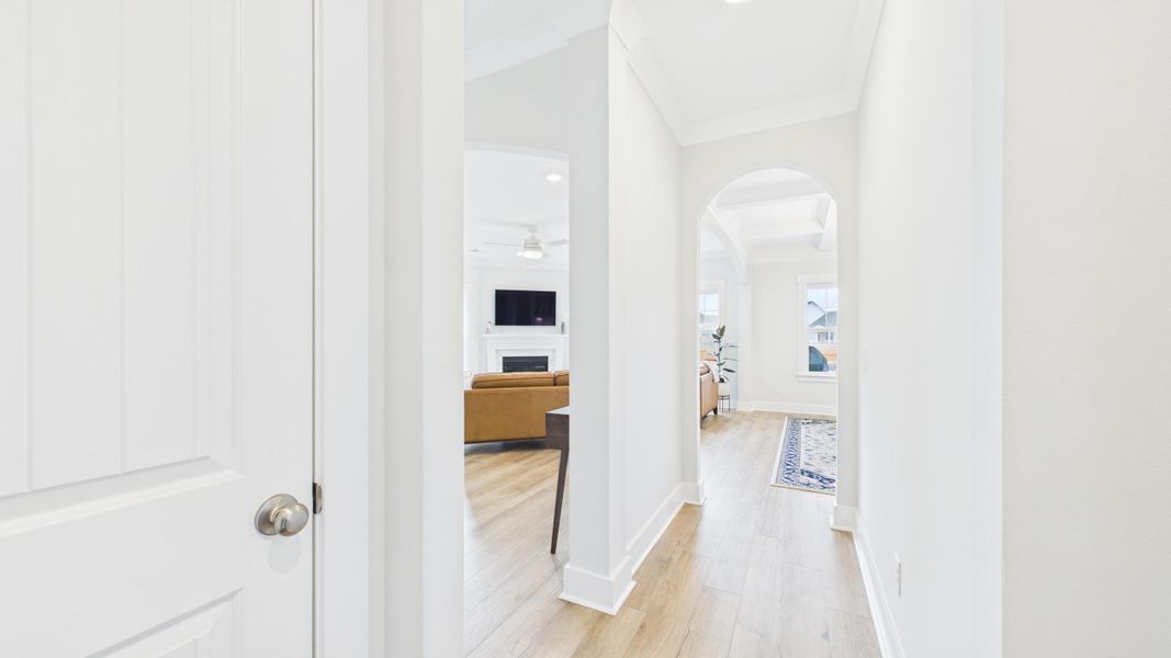 Spacious, unfurnished interior of a new home in Hewing Farms, Summerville (Image 22).