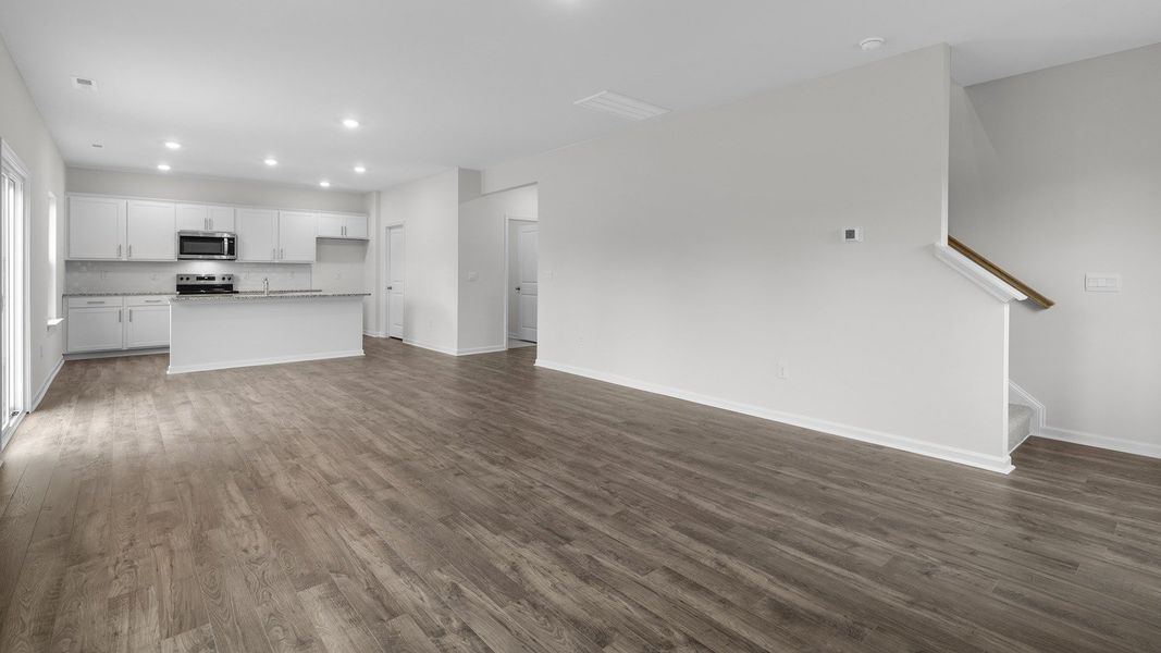 Spacious, unfurnished interior of a new home in Country Creek, Lexington (Image 28).