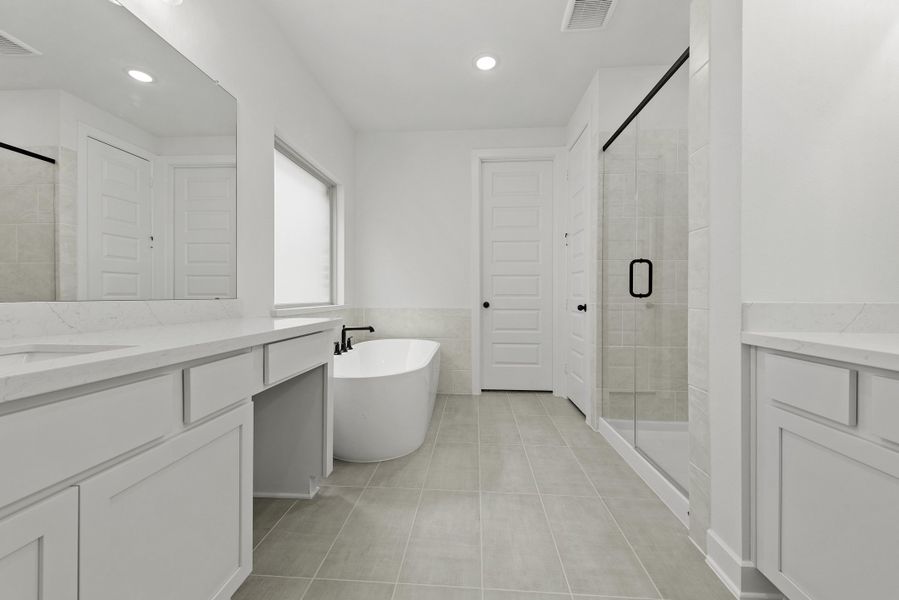 Furnished interior view inside a new home in Kresston, Montgomery (Image 6).