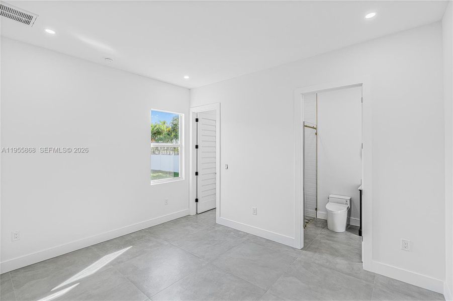 Spacious, unfurnished interior of a new home in , Cape Coral (Image 33). Spacious, unfurnished interior of a new home in , Cape Coral (Image 33).