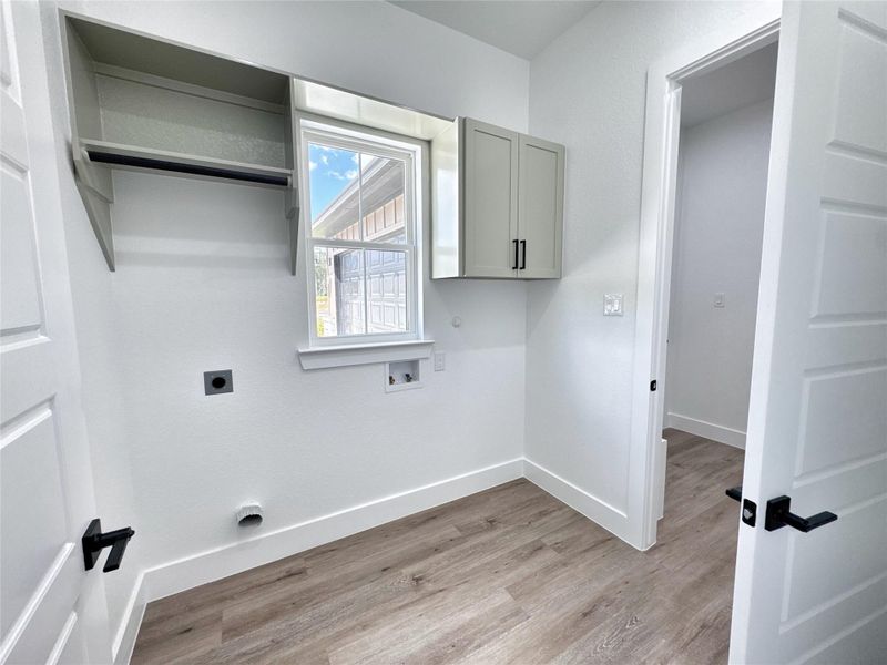 Spacious, unfurnished interior of a new home in , Conroe (Image 35). Spacious, unfurnished interior of a new home in , Conroe (Image 35).