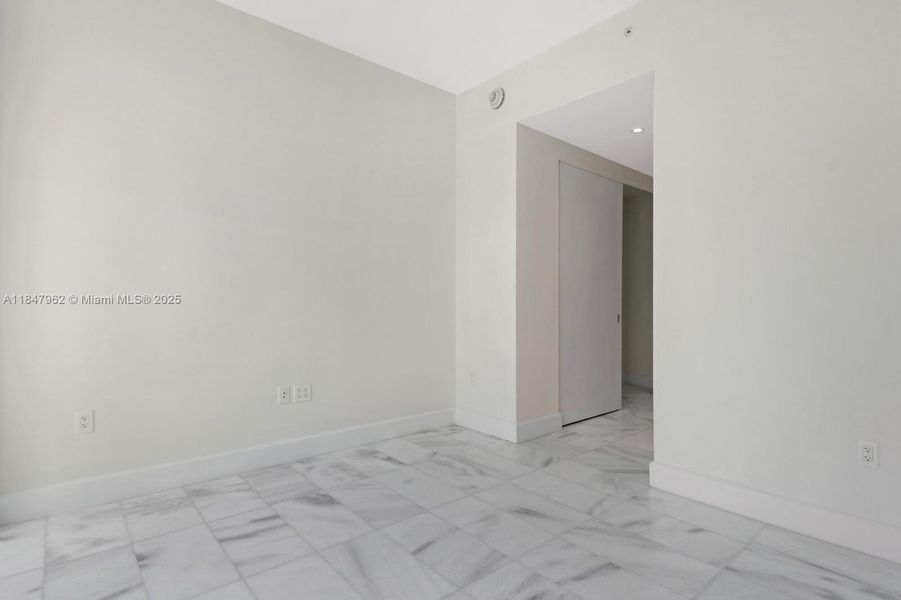 Spacious, unfurnished interior of a new home in , Miami (Image 21).