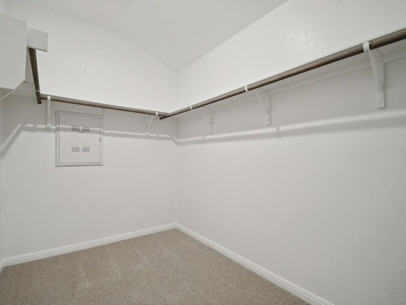 Spacious, unfurnished interior of a new home in Flora, Hutto (Image 10).