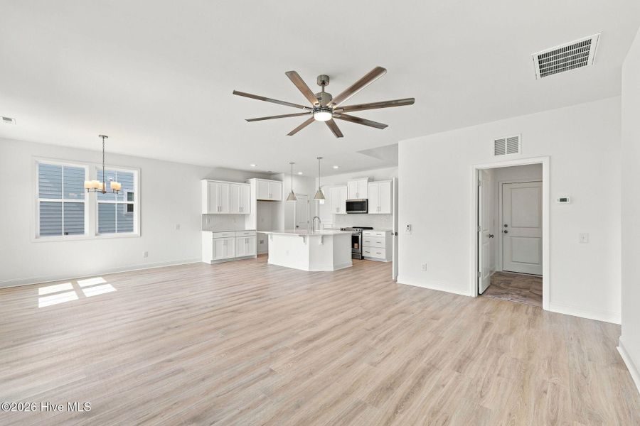 Spacious, unfurnished interior of a new home in Legacy Lakes, Aberdeen (Image 25).