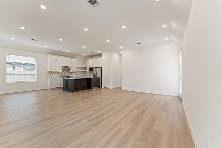 Spacious, unfurnished interior of a new home in , Conroe (Image 29). Spacious, unfurnished interior of a new home in , Conroe (Image 29).