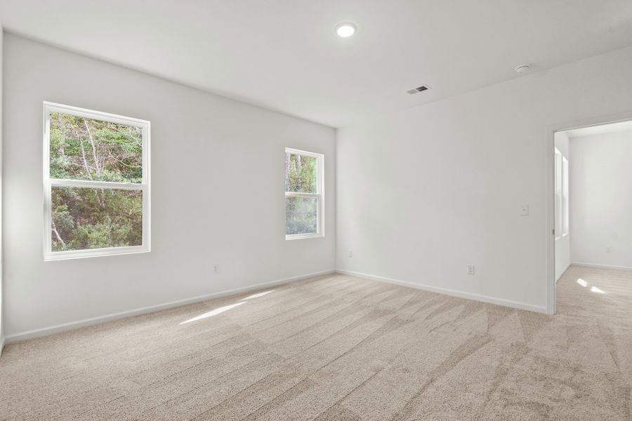 Representative unfurnished interior of a home built from the Sterling by Starlight Homes in Andalusia, Loris (Image 30).
