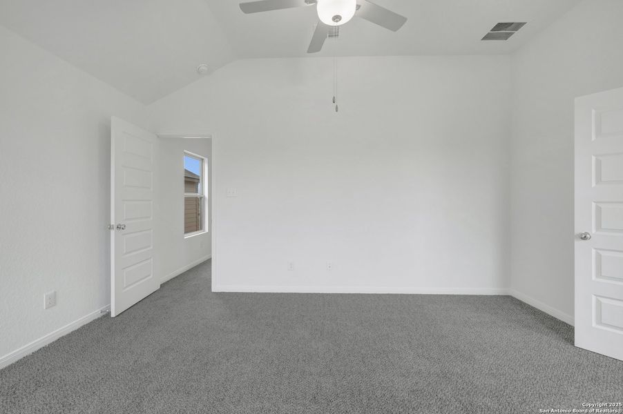 Spacious, unfurnished interior of a new home in Paloma Park, Converse (Image 22).
