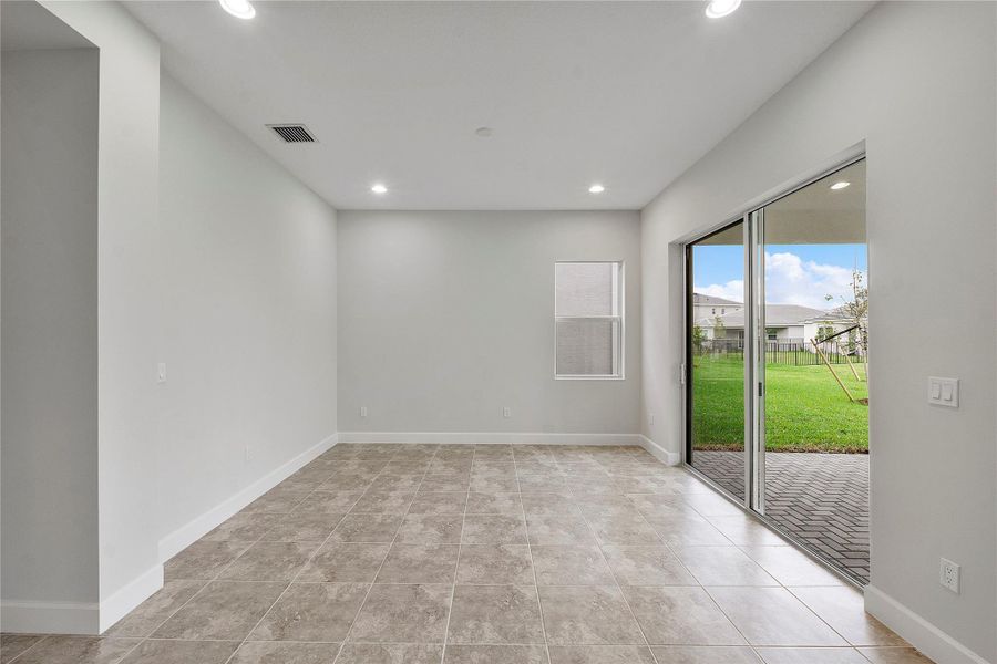 Spacious, unfurnished interior of a new home in , Loxahatchee (Image 40).